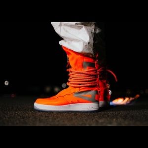 Meet your Posher, Dinesha